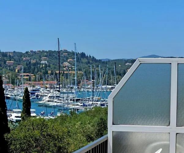 Apartmanhotel Eftichia & 3*